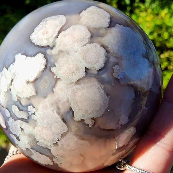 Large & Heavily Blooming Moody Flower Agate Sphere - Picture 13 of 16